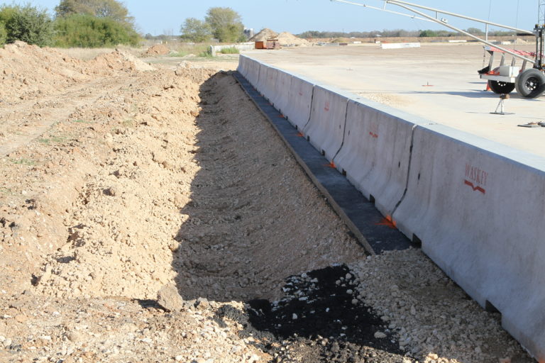 Anchored Temporary Concrete Barrier on Asphalt and Soil (40516025